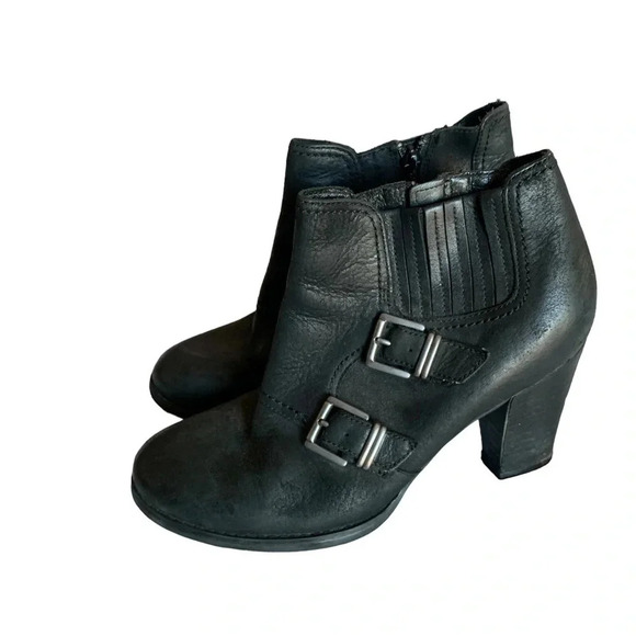 Clarks Alpine Icy black leather ankle boot womens 8.5 heel 3.25" double buckle - Picture 1 of 10